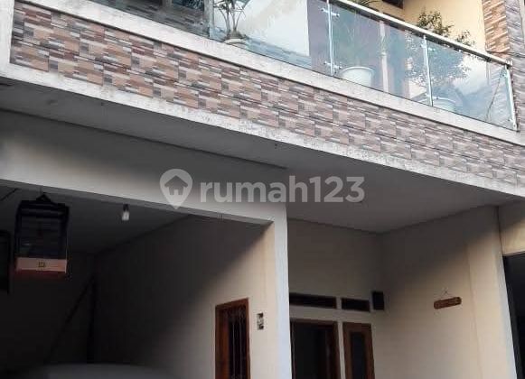 Rumah Bagus Di Perum Griya Karawaci Tangerang 2 Lantai SHM Ada AC