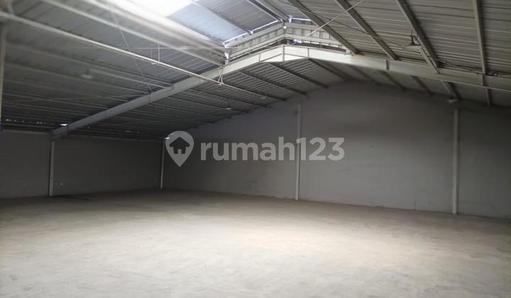 2-Story Warehouse in Cipondoh Tangerang Area 1450M2 Equipped with Lift and Office 2-Story Warehouse in Cipondoh Tangerang Area 1450M2 Equipped with Lift and Office