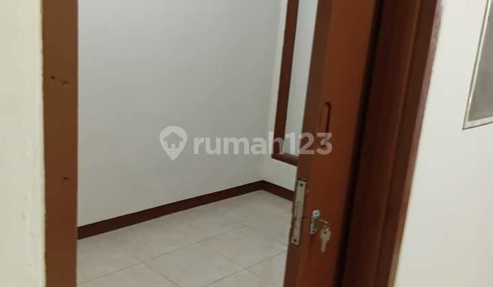 Rumah di Tanjung Duren Jakarta Barat 2 Lantai Semi Furnished 2