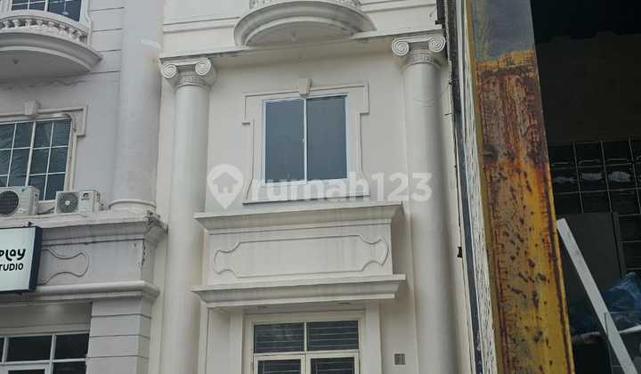 Rukan Eksklusif PIK Jakarta Utara 3,5 Lantai Posisi Boulevard Rukan Eksklusif PIK Jakarta Utara 3,5 Lantai Posisi Boulevard