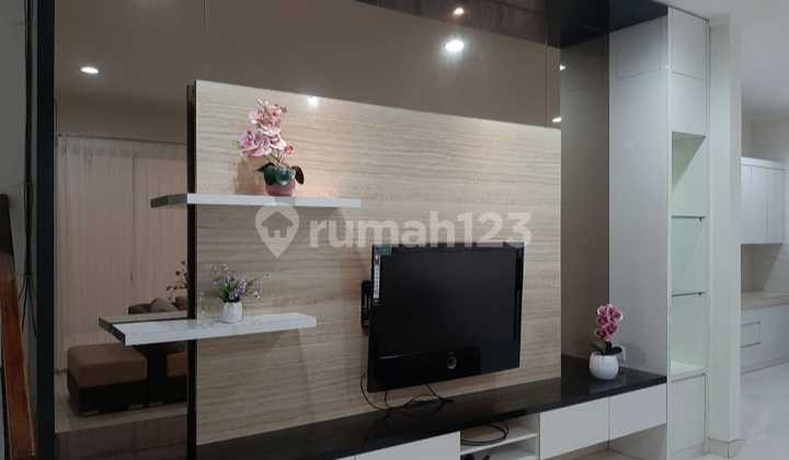 Nice House in De Park Bsd Tangerang, Area 10x30, Fully Furnished 2
