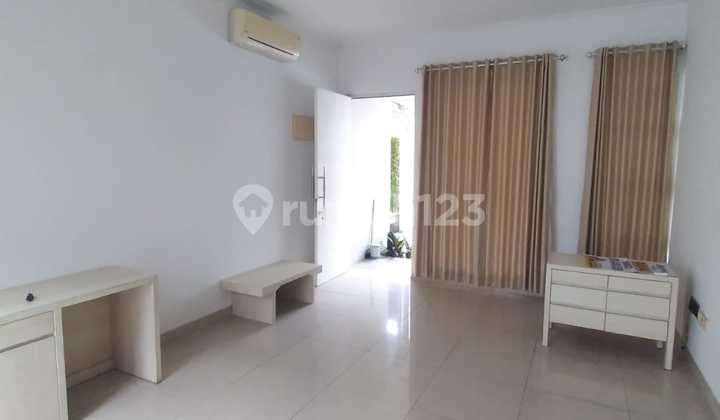 Ready-to-Occupy House in Green Lake City, Size 8X15, 2 Floors, Freehold Title