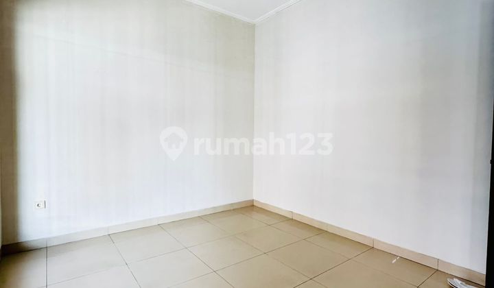 Rumah Bagus di Green Lake City Tangerang Luas 8X18 2 Lantai SHM 2