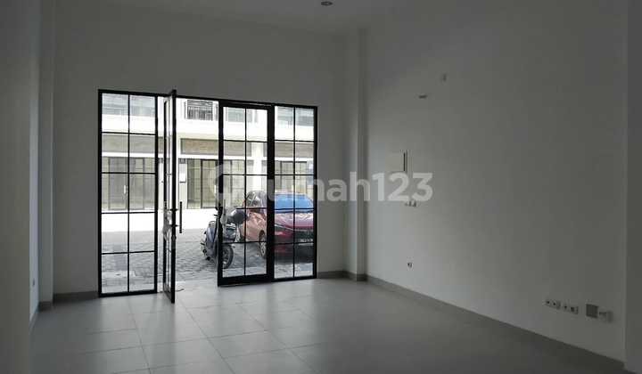 Good Ready-to-Occupy Shop House in Harvard PIK 2, Size 4.5x12.5M, 3 Floors.