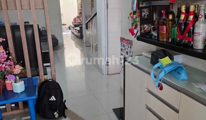 Rumah Bagus Di Green Lake City Luas 6x18m 2 Lantai Full SHM