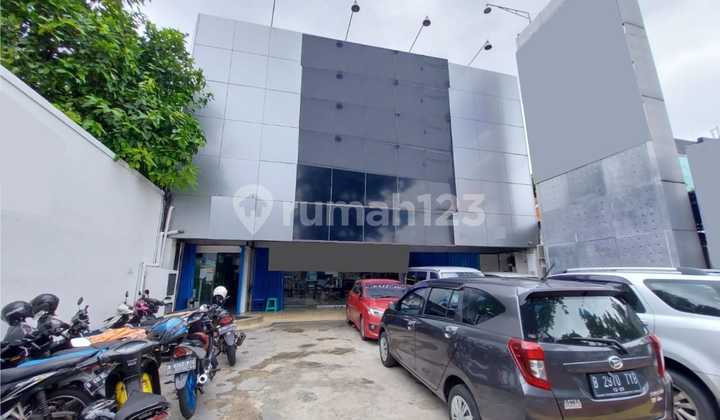 Gedung Perkantoran di Bungur Jakarta Pusat 3 Lantai SHM