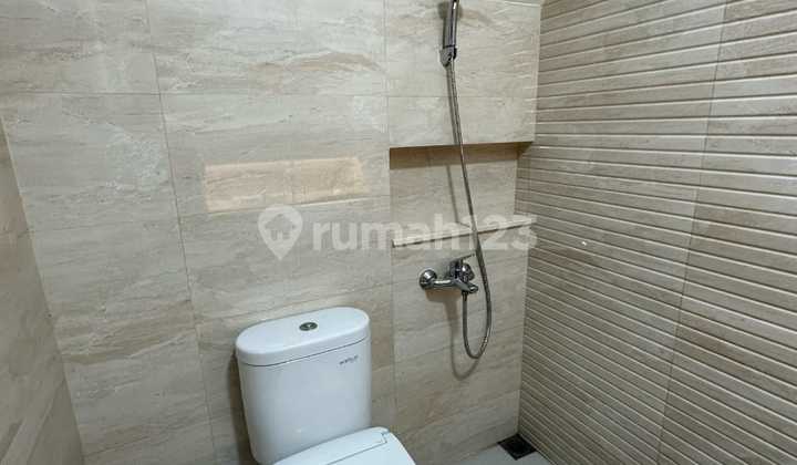 Nice House in Karang Tengah Tangerang, Size 4x14m, 3 Floors, SHM Certificate 2