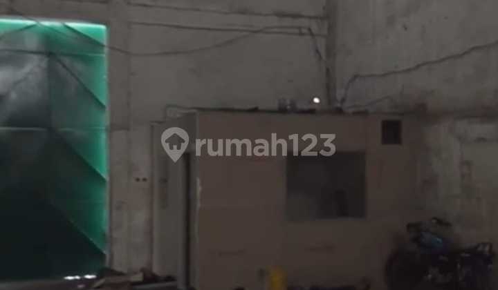 Warehouse in Kapuk, West Jakarta, Size 12X30, Access for 40-foot Containers.