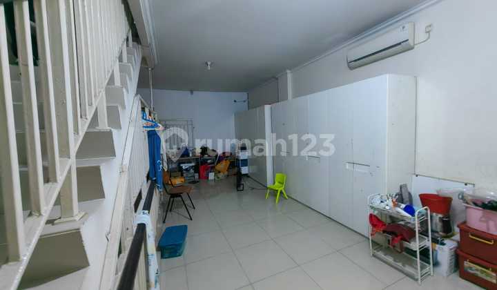 Crown Green Lake City Shop House, Size 4.5x15, 4 Floors, with AC and Elevator. Crown Green Lake City Shop House, Size 4.5x15, 4 Floors, with AC and Elevator.