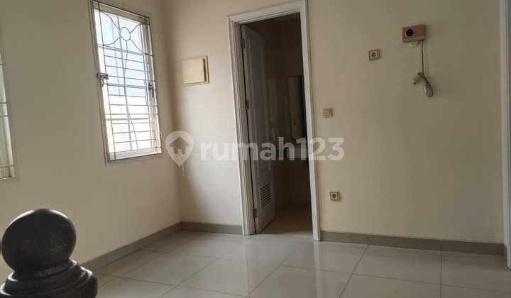 Rumah di Green Lake City Luas 8X15lantai SHM Siap Huni