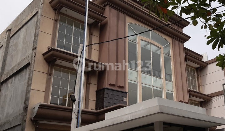 Ruko Baru Gress Nol Jalan Raya di Surabaya Selatan Ruko Baru Gress Nol Jalan Raya di Surabaya Selatan