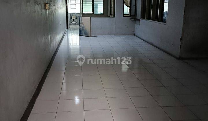 Rumah 2 Lantai Bagus SHM di Penjaringan Sari, Surabaya 3