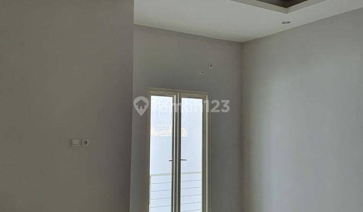 Rumah 2 Lantai Baru Unfurnished Sertifikat Hak Milik di Lebak Indah, Surabaya 2