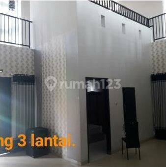 Rumah 3 Lantai Bagus SHM di Babatan Pilang, Surabaya 2