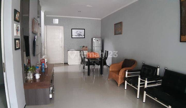 Rumah 2 Lantai Bagus SHM di Mulyosari, Surabaya 2