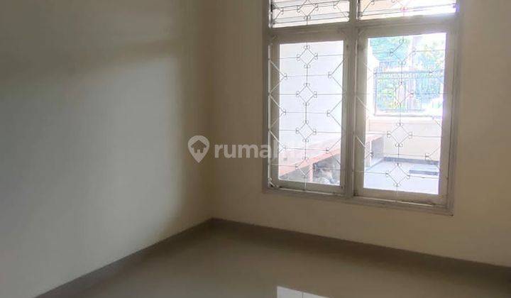 Rumah Sudah Renovasi SHM di Mulyosari Timur, Surabaya 2