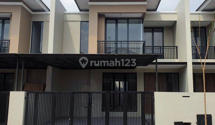 Rumah 2 Lantai SHM di Pondok Tjandra, Surabaya 1