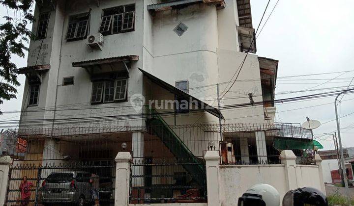 Rumah 3 Lantai SHM di Jl Pattimura, Surabaya 1