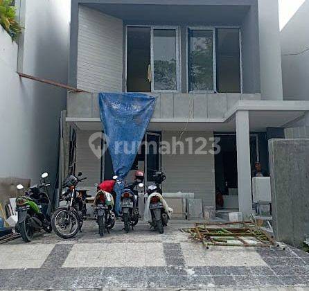 Rumah 2 Lantai Baru Sertifikat Hak Milik di Taman Gayung Sari, Surabaya 1