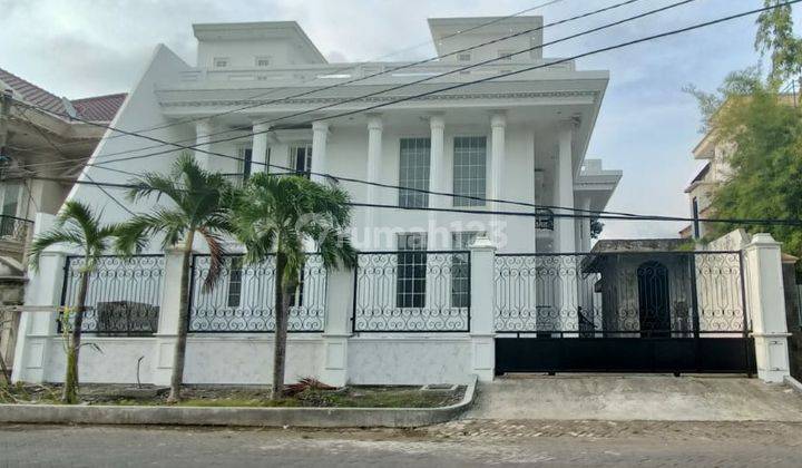 Rumah 3 Lantai Sudah Renovasi SHM di Gayungsari, Surabaya 1