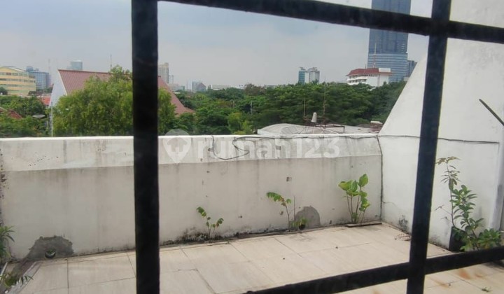 Shop House in Ambengan Plaza, Surabaya, 240 m, Good, HGB (Right to Build) 2