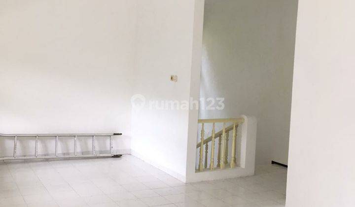 Rumah 2 Lantai Bagus SHM di Vila Sekuti Indah Prigen, Pasuruan 8