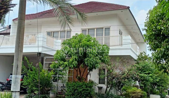 Rumah 2 Lantai Bagus SHM di Dian Istana, Surabaya 1