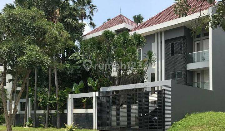 Rumah 2 Lantai Bagus Furnished HGB di International Village Citraland, Surabaya 1