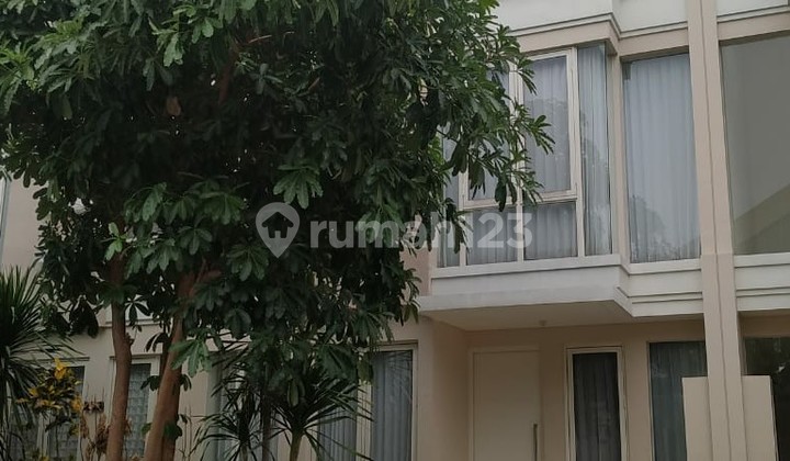Rumah 2 Lantai Baru HGB di Pakuwon City, Surabaya
