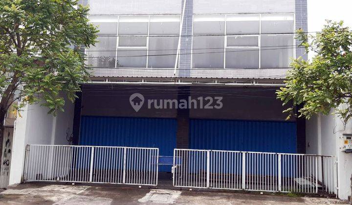 Ruko di Raya Barata Jaya, Surabaya 420 m Sudah Renovasi 1