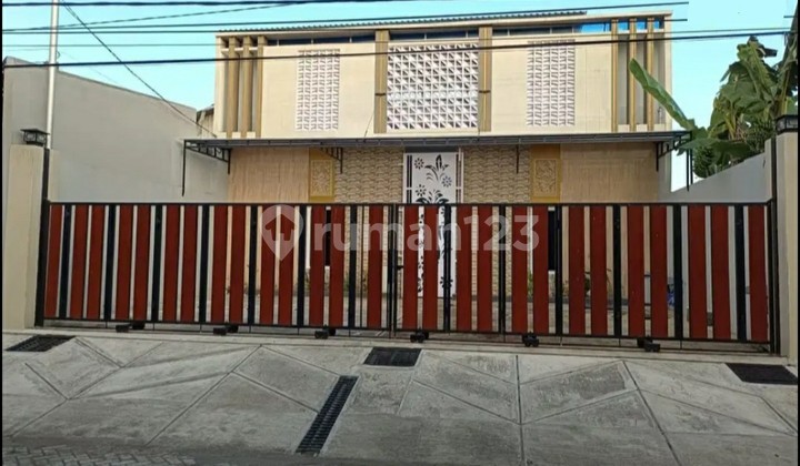 Rumah 2 Lantai Bagus SHM di Kutisari Indah, Surabaya 1