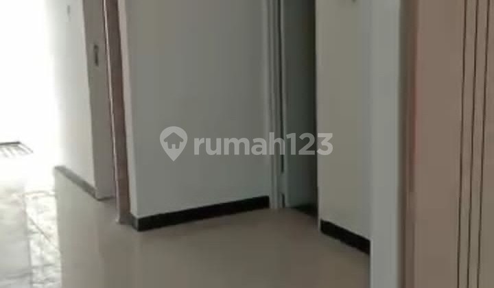 Rumah 2 Lantai Baru SHM di Wiguna, Surabaya 2