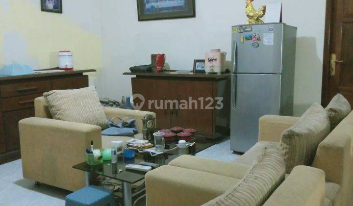 Rumah 2 Lantai Bagus SHM di Darmo Permai, Surabaya 2