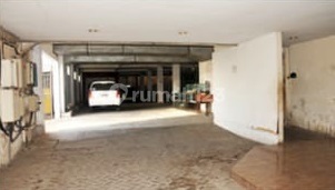 Nice Freehold House on Raya Wiyung, Surabaya 2