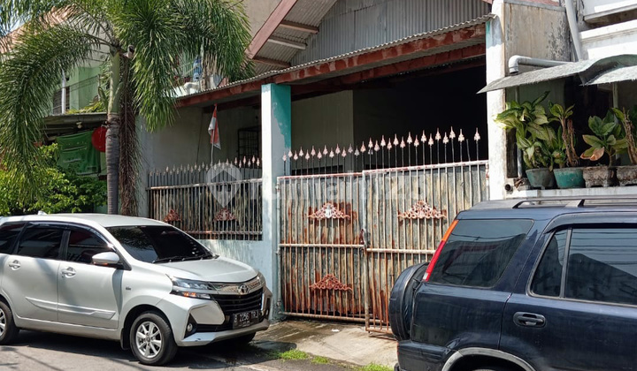 Rumah Hitung Tanah di Siwalankerto, Surabaya