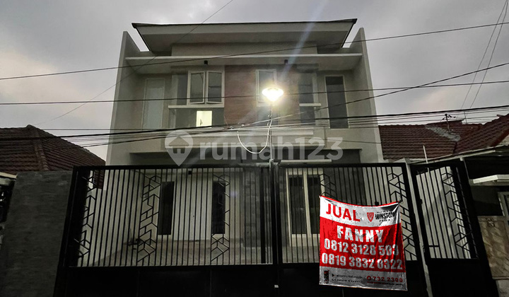 Rumah 2 Lantai Baru SHM di Sutorejo, Surabaya