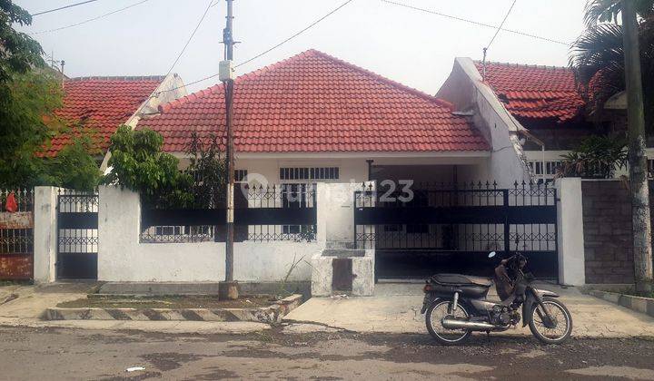 Rumah Bagus Sertifikat Hak Milik di Taman Pondok Indah, Surabaya 1