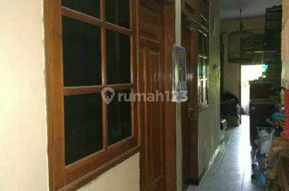 Rumah 2 Lantai Bagus di Ngagel, Surabaya 1