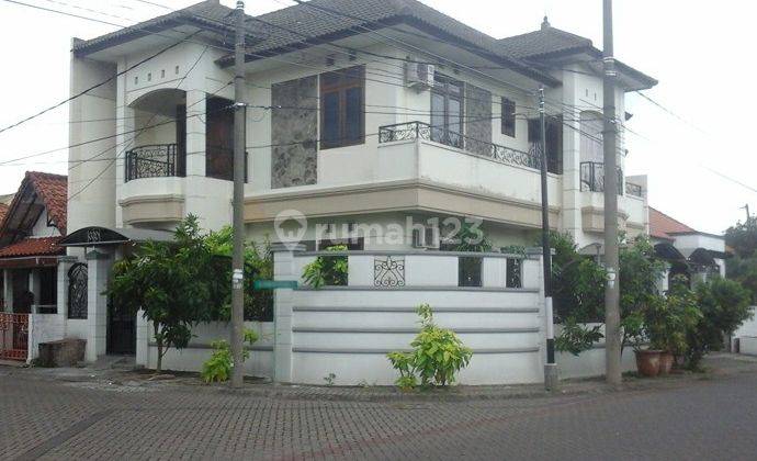 Rumah 2 Lantai Bagus SHM di Babatan Pratama, Surabaya 1