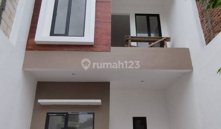 Rumah 2 Lantai SHM di Karang Asem, Surabaya 1