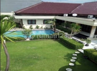 Rumah Klasik Mewah Raya Jemur Andayani