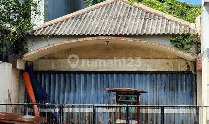 Ready-to-Use Commercial Building Grand Horse Racing Surabaya Center