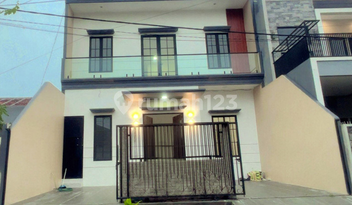 Rumah Baru Gress Minimalis Babatan Pantai