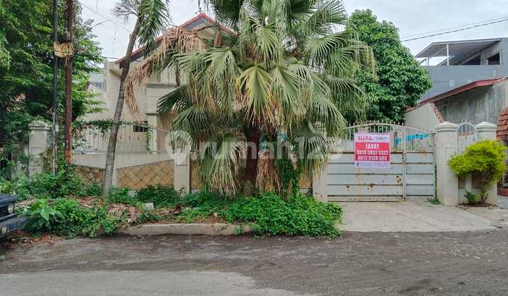 Rumah Bagus di Jl Kaca Piring, Surabaya 1