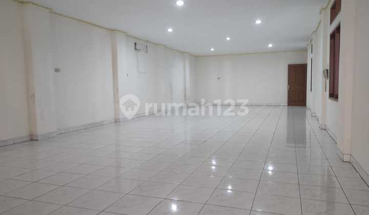 Classic House Bukit Gading Mediterania Kelapa Gading Flood-Free 2