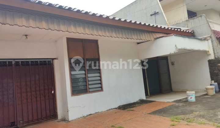 Rumah standard siap renovasi kayu putih lokasi bebas banjir dan jalan besar 2