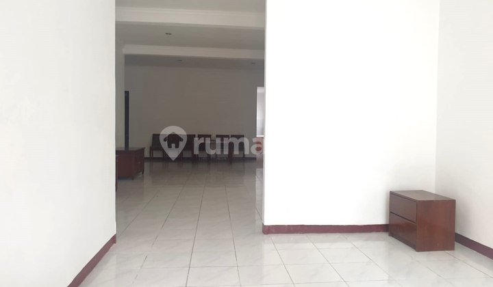 Flood-free house, neat and ready to use, Eucalyptus.