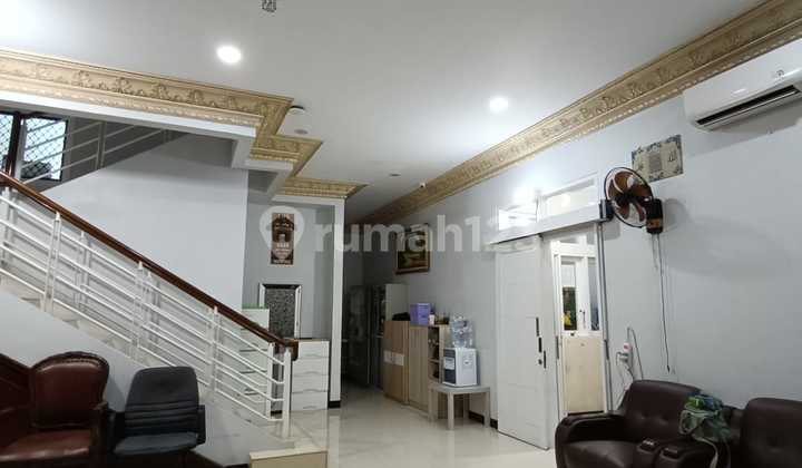 Ready-to-occupy house in Kelapa Gading Kusuma, flood-free with a serene location. 2