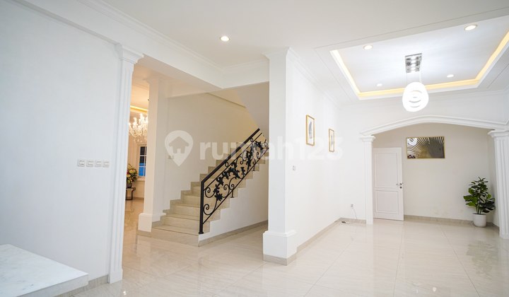 Rumah Bagus Siap Pakai Kemang Ada Kolam Renang