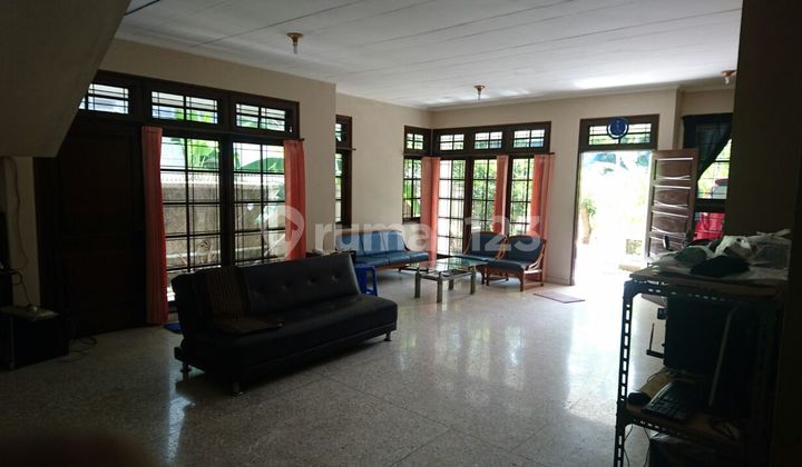 Rumah asri pulomas dekat taman lapangan basket